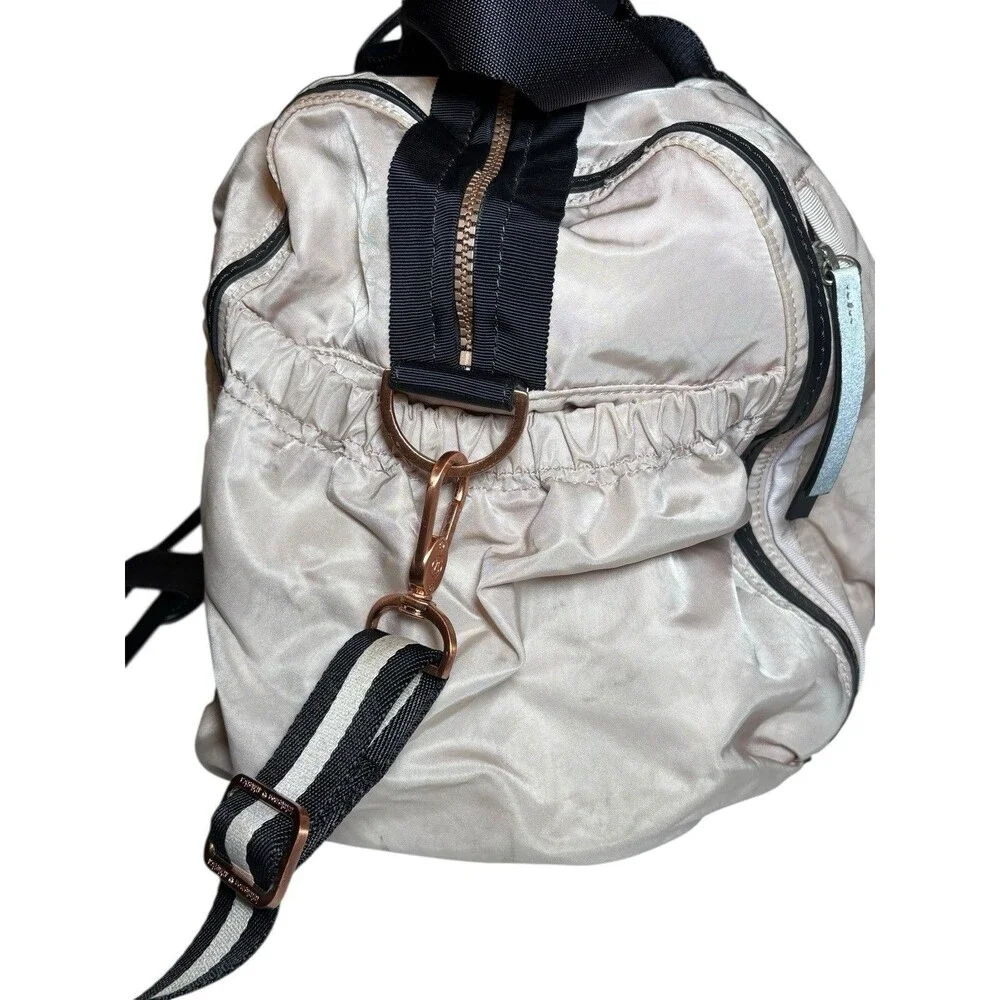 Lululemon Weekend Warrior Bag in Prisma Embossed Neutral Blush Shoulder Travel - Picture 4 of 16